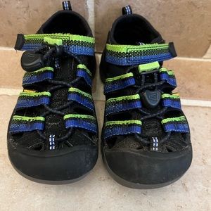 Keen Newport H2 blue/green/black water shoes.
(Little Kids size 10)